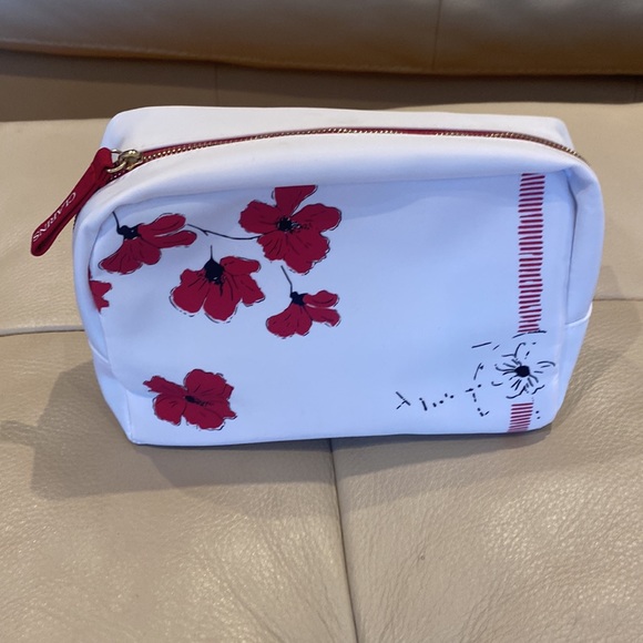 Cosmetic Bags - Picture 8 of 14